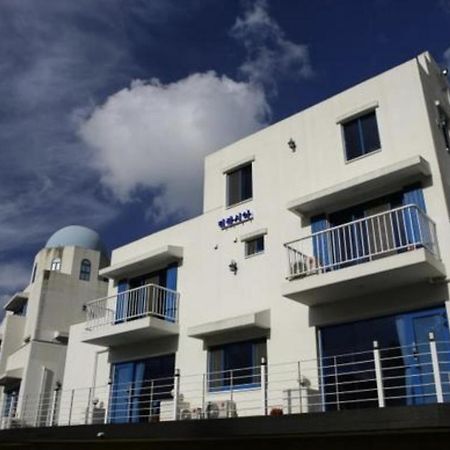 Damyang Thirasia Pension Εξωτερικό φωτογραφία